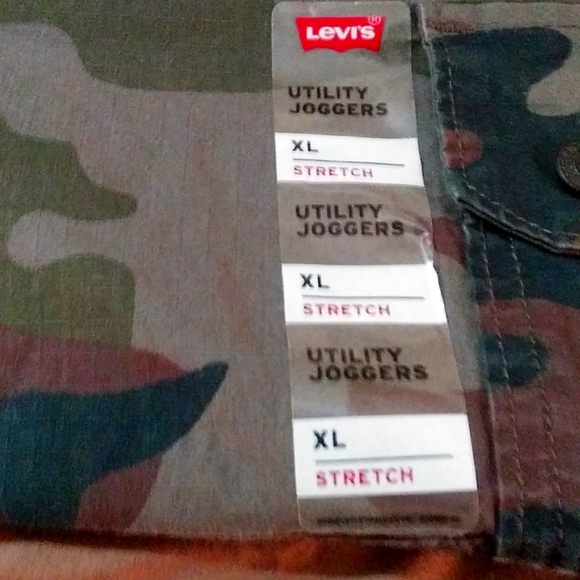 MEN, NWT LEVI,S - Picture 3 of 9